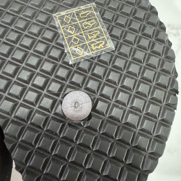 Michael Kors Brown Flip Flops - Picture 3 of 5